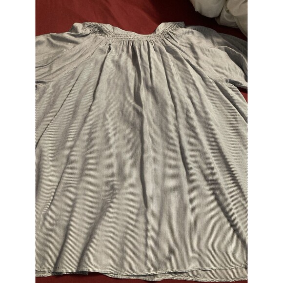 Ingrid & Isabel Maternity Blouse XL Blue White Pin Stripe - Picture 14 of 16